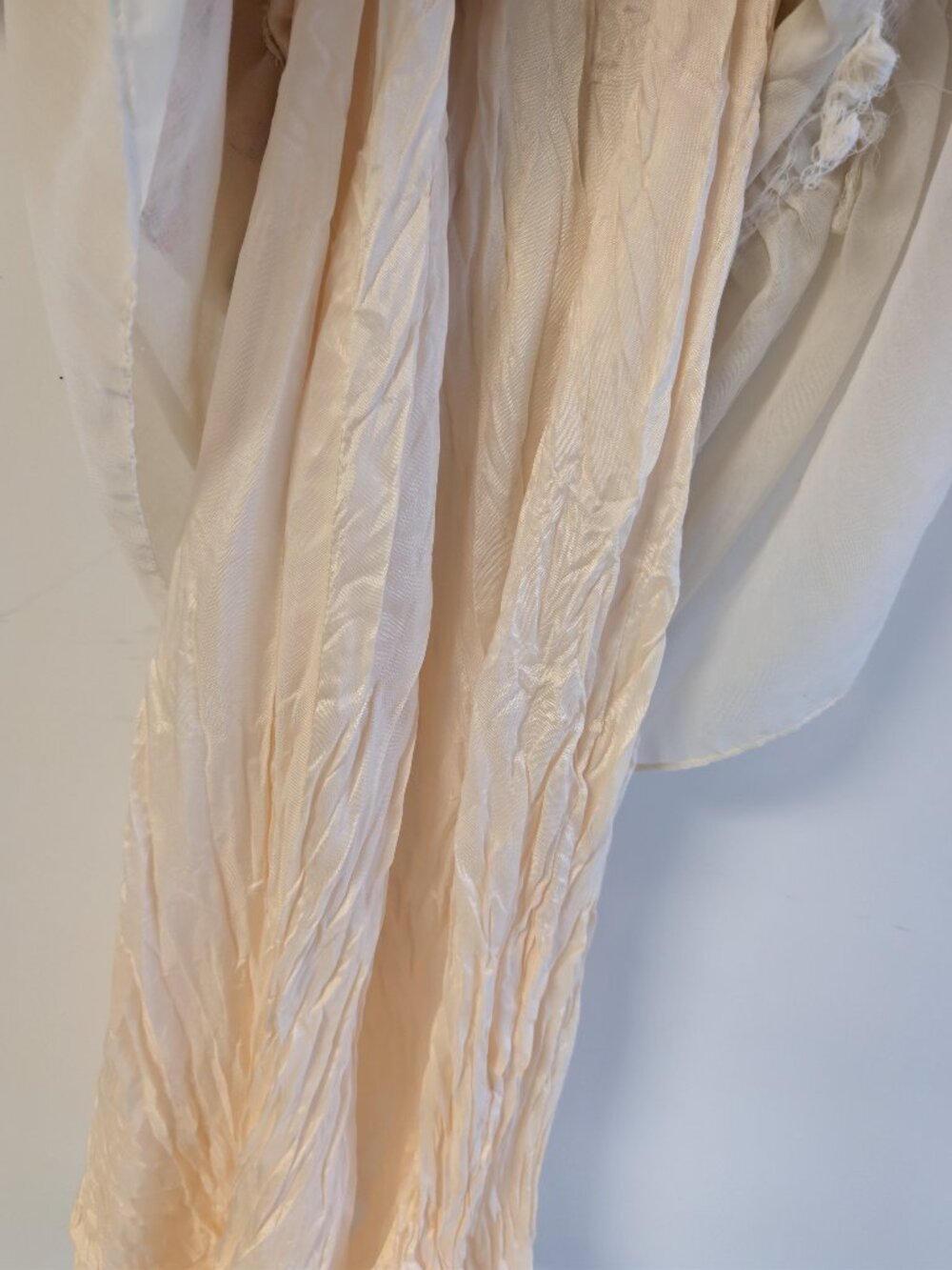 1970s Vintage Maxi Dress with lace rainbow floral details - Picture 9 of 12